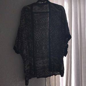 TRIBAL PRINT KIMONO